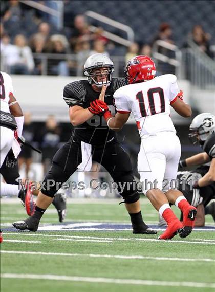 Thumbnail 3 in Guyer vs. Cedar Hill (5A Division 2 Region 1 Area Playoffs) photogallery.