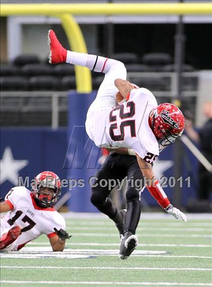 Thumbnail 3 in Guyer vs. Cedar Hill (5A Division 2 Region 1 Area Playoffs) photogallery.
