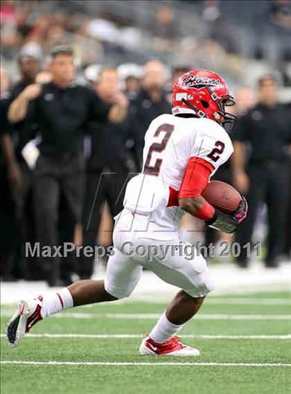 Thumbnail 3 in Guyer vs. Cedar Hill (5A Division 2 Region 1 Area Playoffs) photogallery.