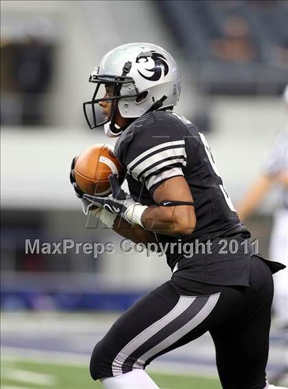 Thumbnail 2 in Guyer vs. Cedar Hill (5A Division 2 Region 1 Area Playoffs) photogallery.