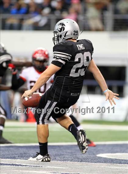 Thumbnail 3 in Guyer vs. Cedar Hill (5A Division 2 Region 1 Area Playoffs) photogallery.