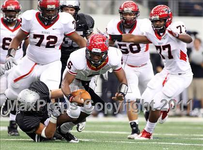 Thumbnail 3 in Guyer vs. Cedar Hill (5A Division 2 Region 1 Area Playoffs) photogallery.