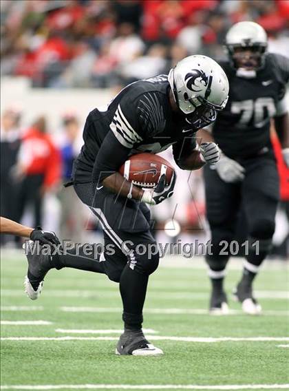 Thumbnail 3 in Guyer vs. Cedar Hill (5A Division 2 Region 1 Area Playoffs) photogallery.