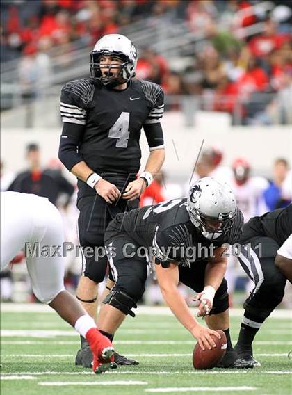 Thumbnail 3 in Guyer vs. Cedar Hill (5A Division 2 Region 1 Area Playoffs) photogallery.