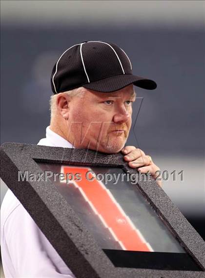 Thumbnail 2 in Guyer vs. Cedar Hill (5A Division 2 Region 1 Area Playoffs) photogallery.