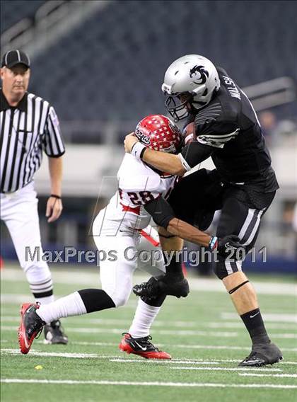 Thumbnail 1 in Guyer vs. Cedar Hill (5A Division 2 Region 1 Area Playoffs) photogallery.