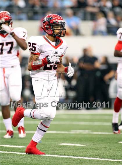 Thumbnail 3 in Guyer vs. Cedar Hill (5A Division 2 Region 1 Area Playoffs) photogallery.