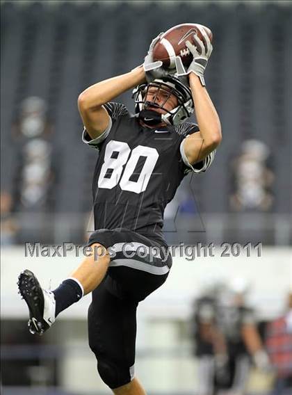 Thumbnail 2 in Guyer vs. Cedar Hill (5A Division 2 Region 1 Area Playoffs) photogallery.