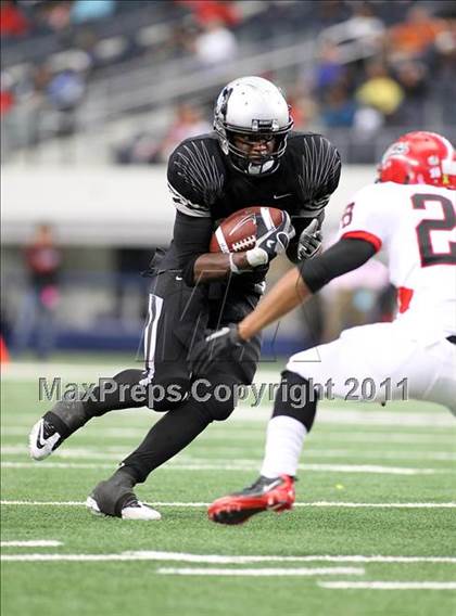Thumbnail 2 in Guyer vs. Cedar Hill (5A Division 2 Region 1 Area Playoffs) photogallery.