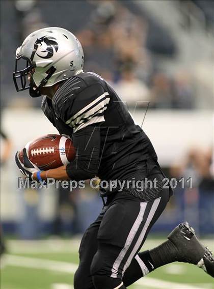 Thumbnail 1 in Guyer vs. Cedar Hill (5A Division 2 Region 1 Area Playoffs) photogallery.