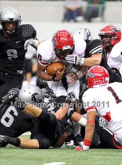 Thumbnail 3 in Guyer vs. Cedar Hill (5A Division 2 Region 1 Area Playoffs) photogallery.