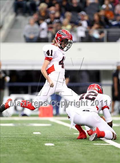 Thumbnail 1 in Guyer vs. Cedar Hill (5A Division 2 Region 1 Area Playoffs) photogallery.