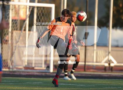 Thumbnail 2 in Oaks Christian vs Westlake photogallery.