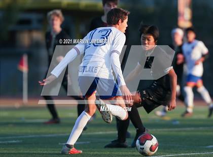 Thumbnail 1 in Oaks Christian vs Westlake photogallery.