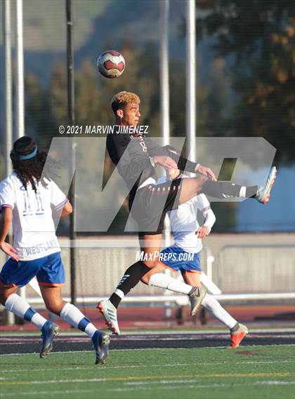 Thumbnail 3 in Oaks Christian vs Westlake photogallery.
