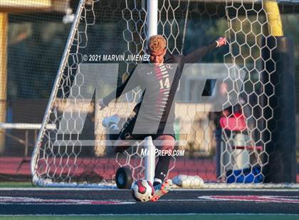 Thumbnail 2 in Oaks Christian vs Westlake photogallery.