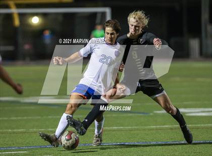 Thumbnail 2 in Oaks Christian vs Westlake photogallery.
