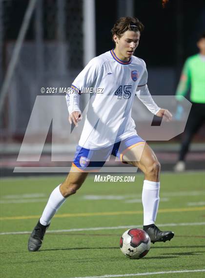 Thumbnail 2 in Oaks Christian vs Westlake photogallery.