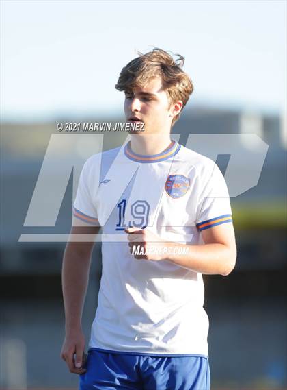 Thumbnail 3 in Oaks Christian vs Westlake photogallery.