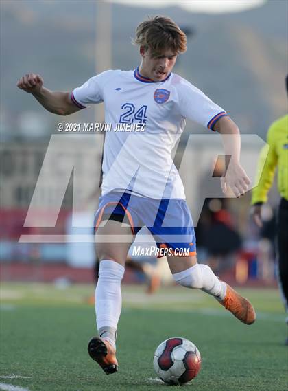 Thumbnail 2 in Oaks Christian vs Westlake photogallery.