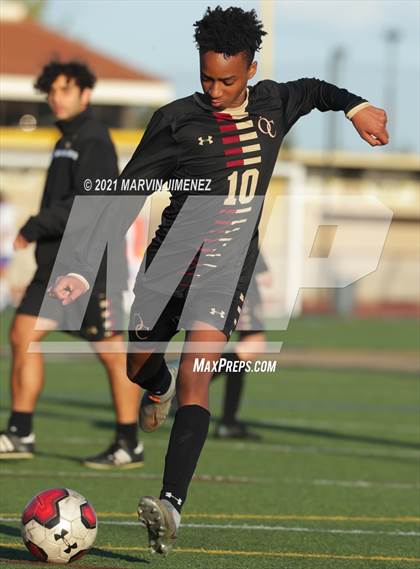 Thumbnail 1 in Oaks Christian vs Westlake photogallery.