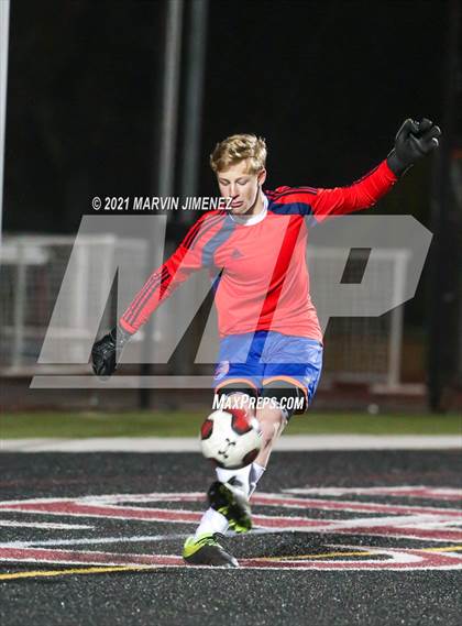 Thumbnail 2 in Oaks Christian vs Westlake photogallery.
