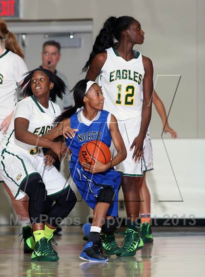 Thumbnail 3 in Cypress Falls vs. North Crowley (McDonald's Texas Invitational) photogallery.