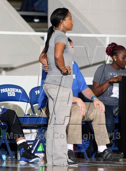 Thumbnail 2 in Cypress Falls vs. North Crowley (McDonald's Texas Invitational) photogallery.