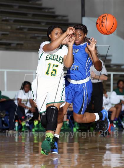 Thumbnail 2 in Cypress Falls vs. North Crowley (McDonald's Texas Invitational) photogallery.