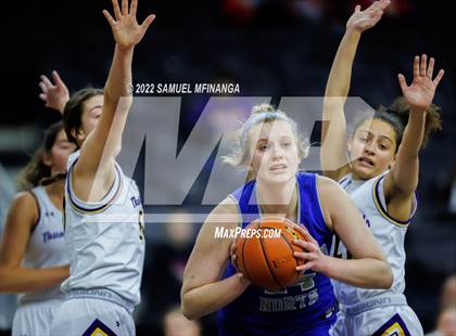 Thumbnail 3 in Bellevue West vs. Millard North photogallery.