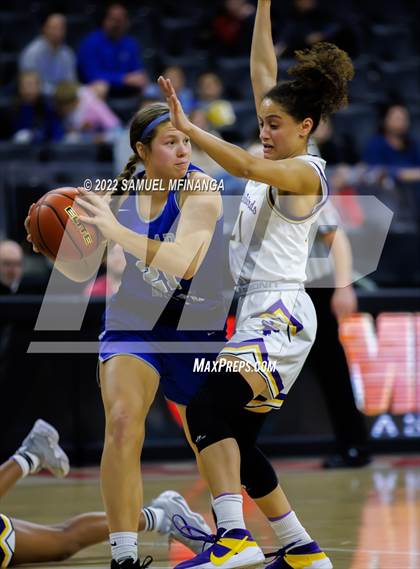 Thumbnail 3 in Bellevue West vs. Millard North photogallery.
