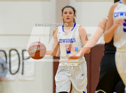 Thumbnail 3 in McMullen County vs. Moulton (UIL 1A Quarterfinal Playoffs) photogallery.