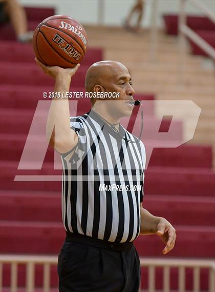Thumbnail 3 in McMullen County vs. Moulton (UIL 1A Quarterfinal Playoffs) photogallery.