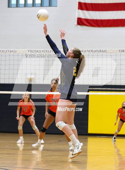 Thumbnail 1 in Davie @ South Iredell photogallery.