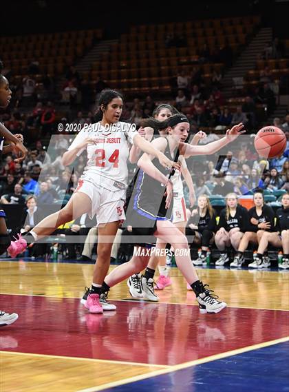 Thumbnail 3 in Highlands Ranch vs. Regis Jesuit (CHSAA 5A Great 8) photogallery.