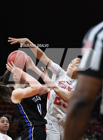 Thumbnail 1 in Highlands Ranch vs. Regis Jesuit (CHSAA 5A Great 8) photogallery.
