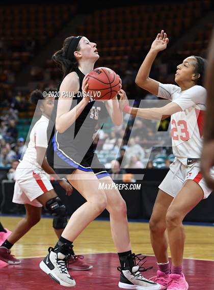 Thumbnail 3 in Highlands Ranch vs. Regis Jesuit (CHSAA 5A Great 8) photogallery.