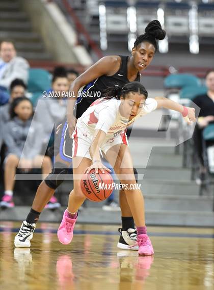 Thumbnail 2 in Highlands Ranch vs. Regis Jesuit (CHSAA 5A Great 8) photogallery.