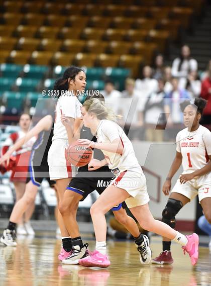 Thumbnail 2 in Highlands Ranch vs. Regis Jesuit (CHSAA 5A Great 8) photogallery.