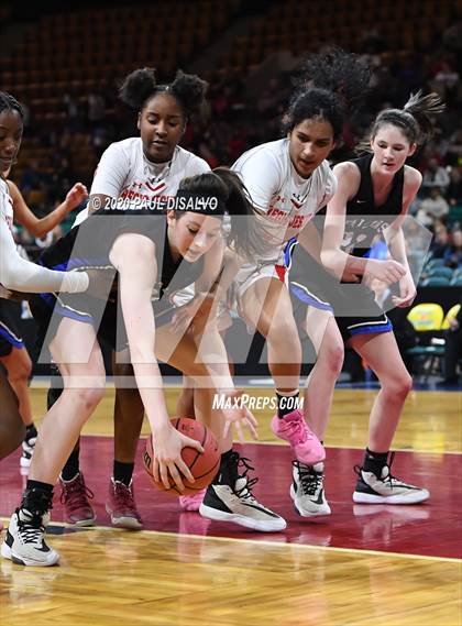 Thumbnail 1 in Highlands Ranch vs. Regis Jesuit (CHSAA 5A Great 8) photogallery.