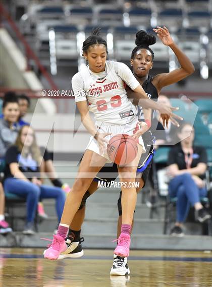 Thumbnail 3 in Highlands Ranch vs. Regis Jesuit (CHSAA 5A Great 8) photogallery.