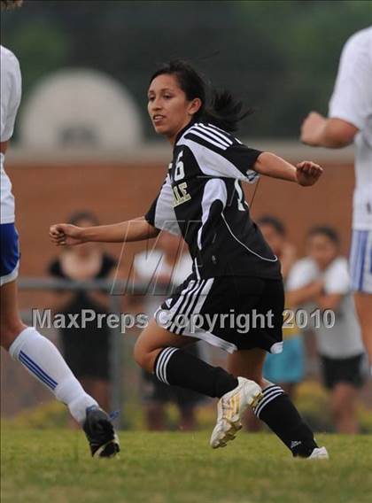 Thumbnail 3 in Clayton vs. Knightdale photogallery.