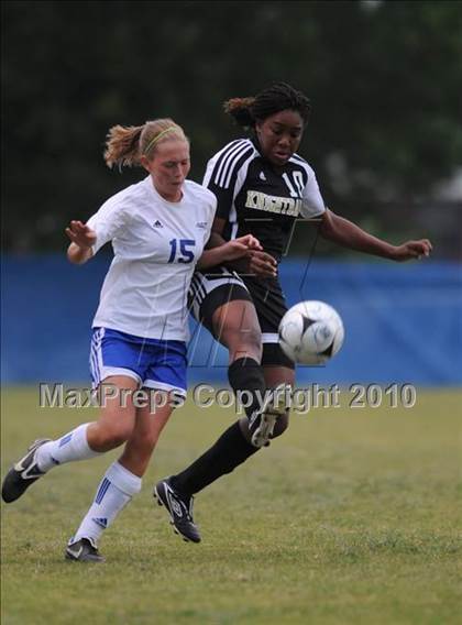 Thumbnail 2 in Clayton vs. Knightdale photogallery.