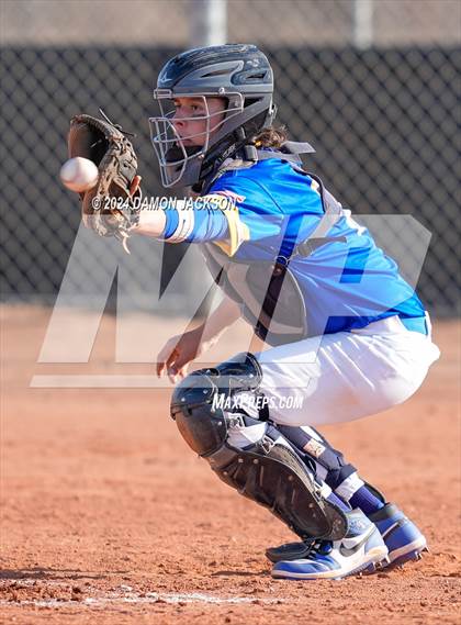 Thumbnail 3 in Moapa Valley vs Ogden (Cactus Classic Tournament) photogallery.