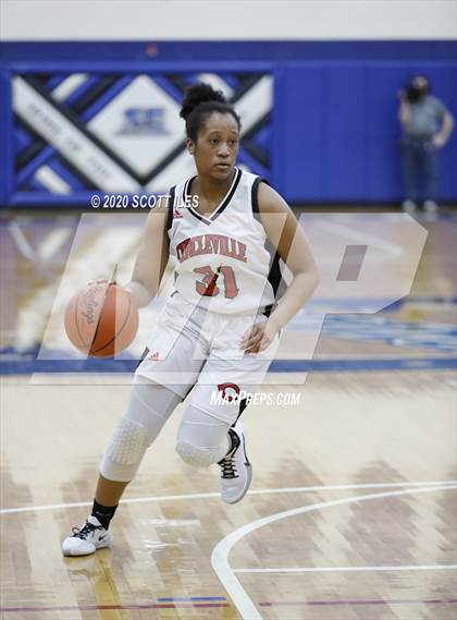 Thumbnail 3 in Circleville vs. Logan Elm (OHSAA D2 District Semifinal) photogallery.