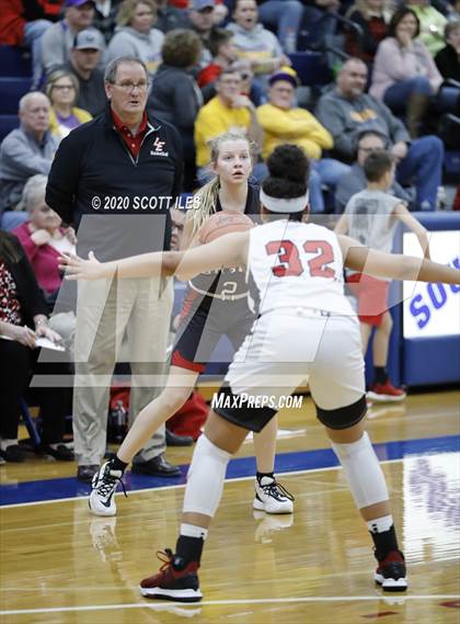 Thumbnail 2 in Circleville vs. Logan Elm (OHSAA D2 District Semifinal) photogallery.