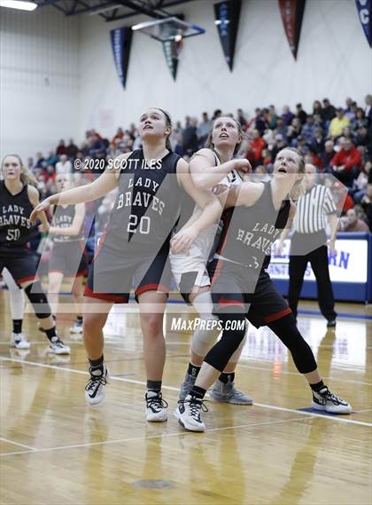 Thumbnail 1 in Circleville vs. Logan Elm (OHSAA D2 District Semifinal) photogallery.