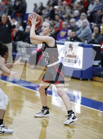 Thumbnail 1 in Circleville vs. Logan Elm (OHSAA D2 District Semifinal) photogallery.