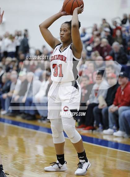 Thumbnail 1 in Circleville vs. Logan Elm (OHSAA D2 District Semifinal) photogallery.