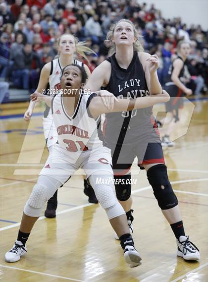 Thumbnail 3 in Circleville vs. Logan Elm (OHSAA D2 District Semifinal) photogallery.